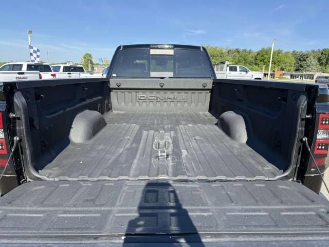 Used 2018 GMC Sierra 3500 Denali w/ Duramax Plus Package AWD/4WD image 9
