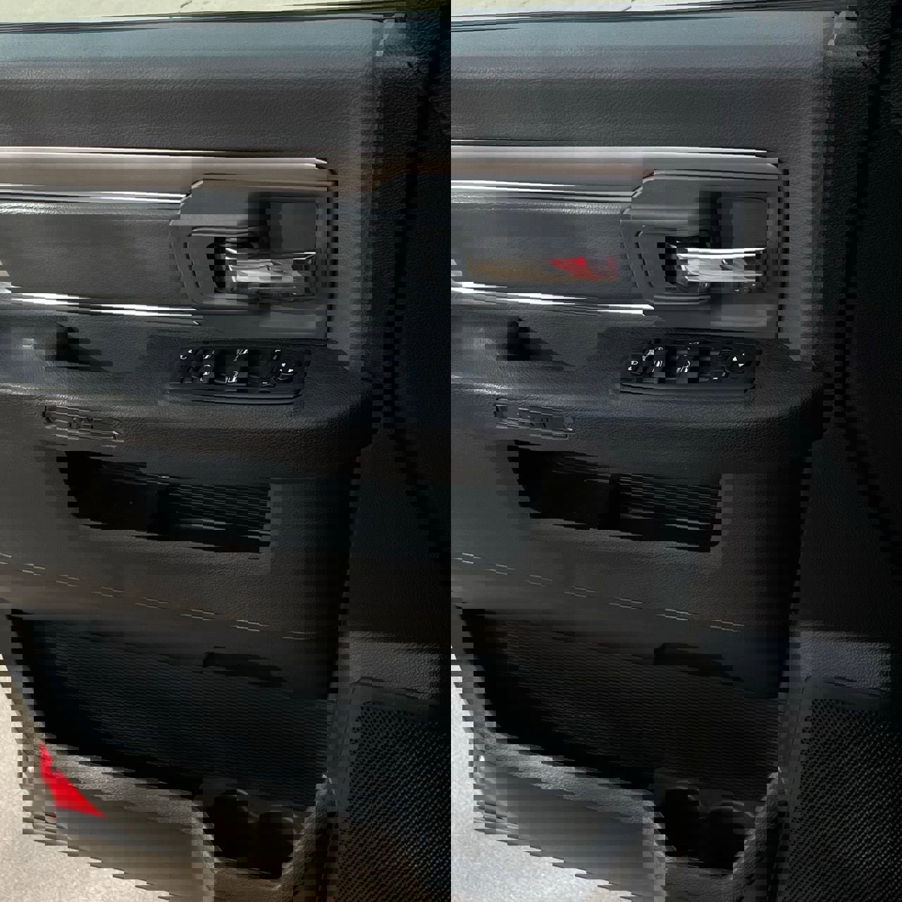 Used 2024 RAM 1500 Classic SLT image 20