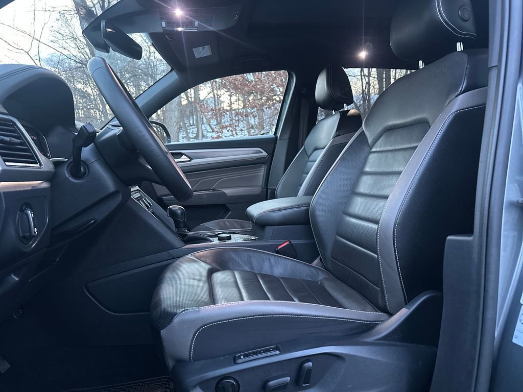 Used 2021 Volkswagen Atlas Cross Sport SEL Premium image 3