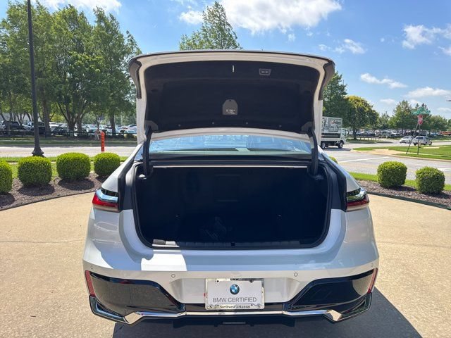 Certified 2025 BMW 740i xDrive AWD/4WD image 24