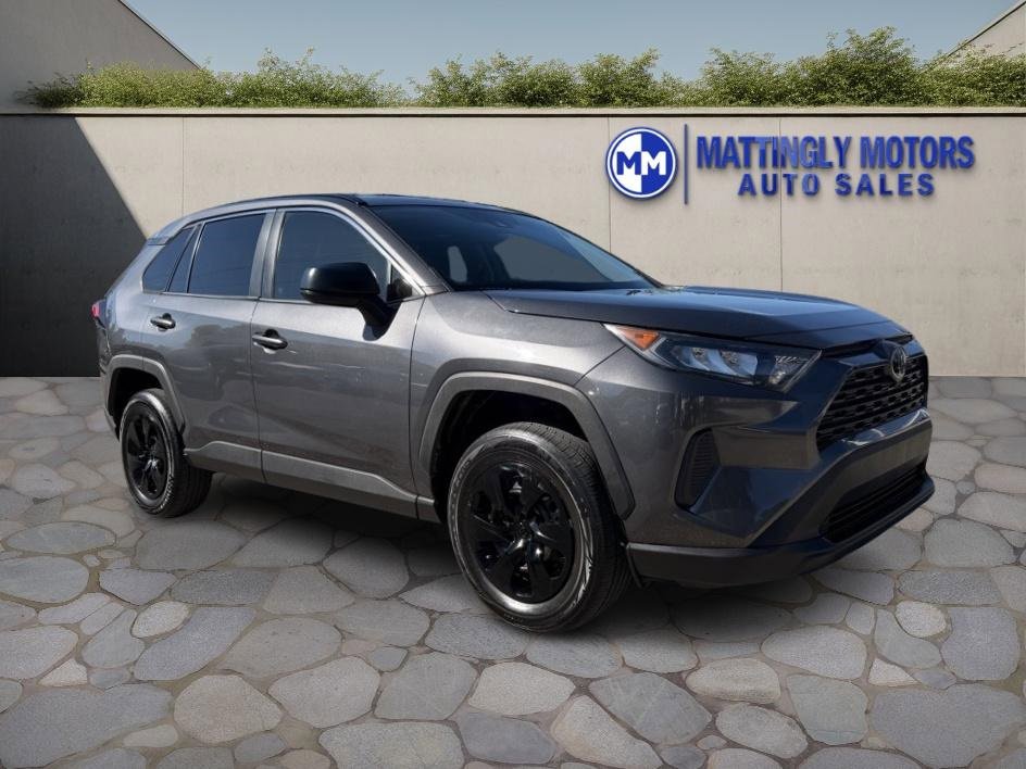 Used 2019 Toyota RAV4 LE image 1