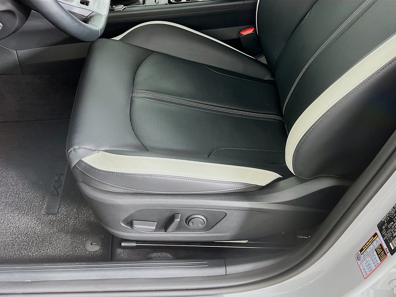 New 2025 Kia K5 GT-Line FWD image 4