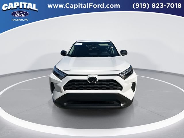Used 2025 Toyota RAV4 LE AWD/4WD image 3