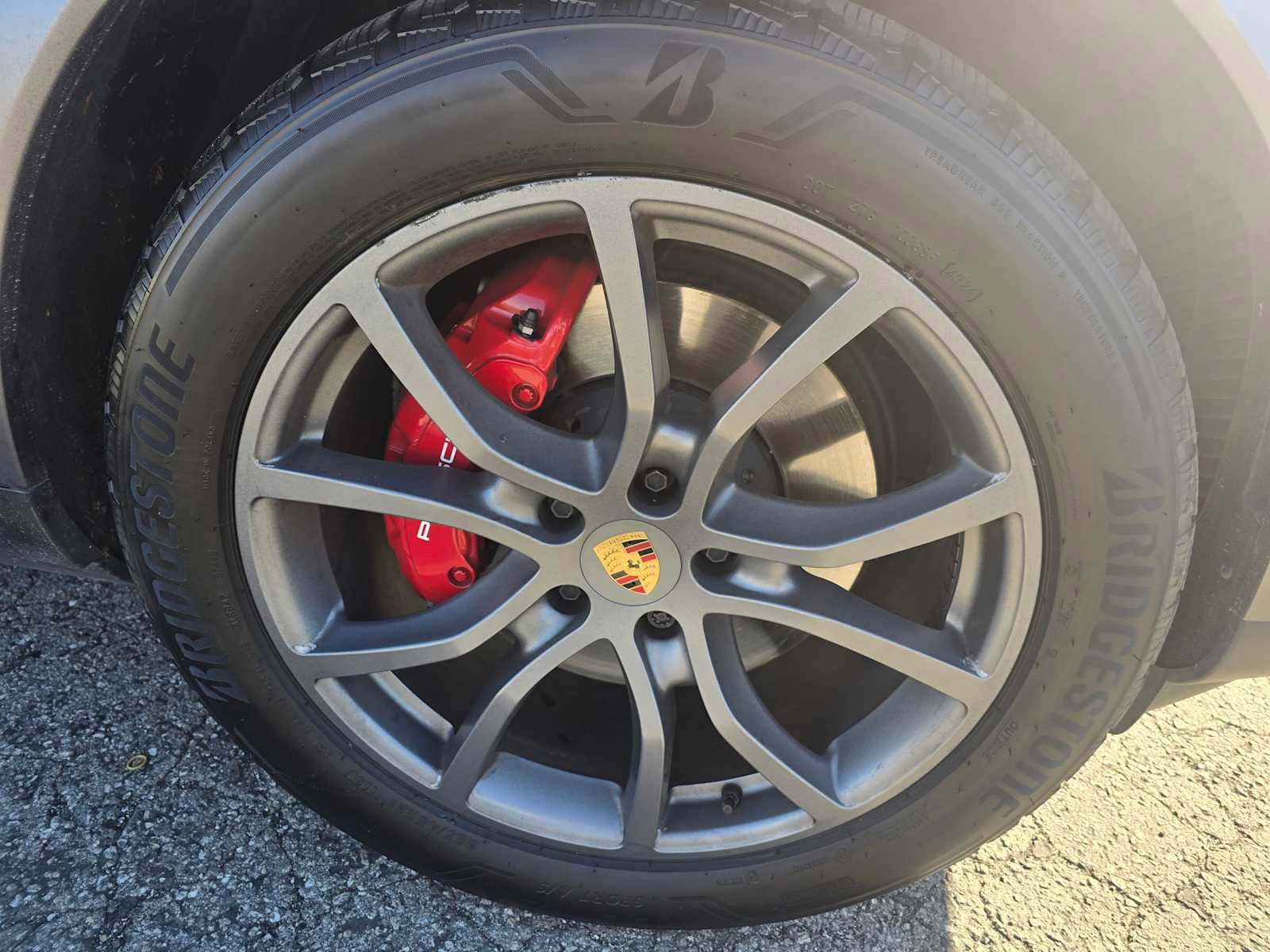 Used 2024 Porsche Cayenne image 9