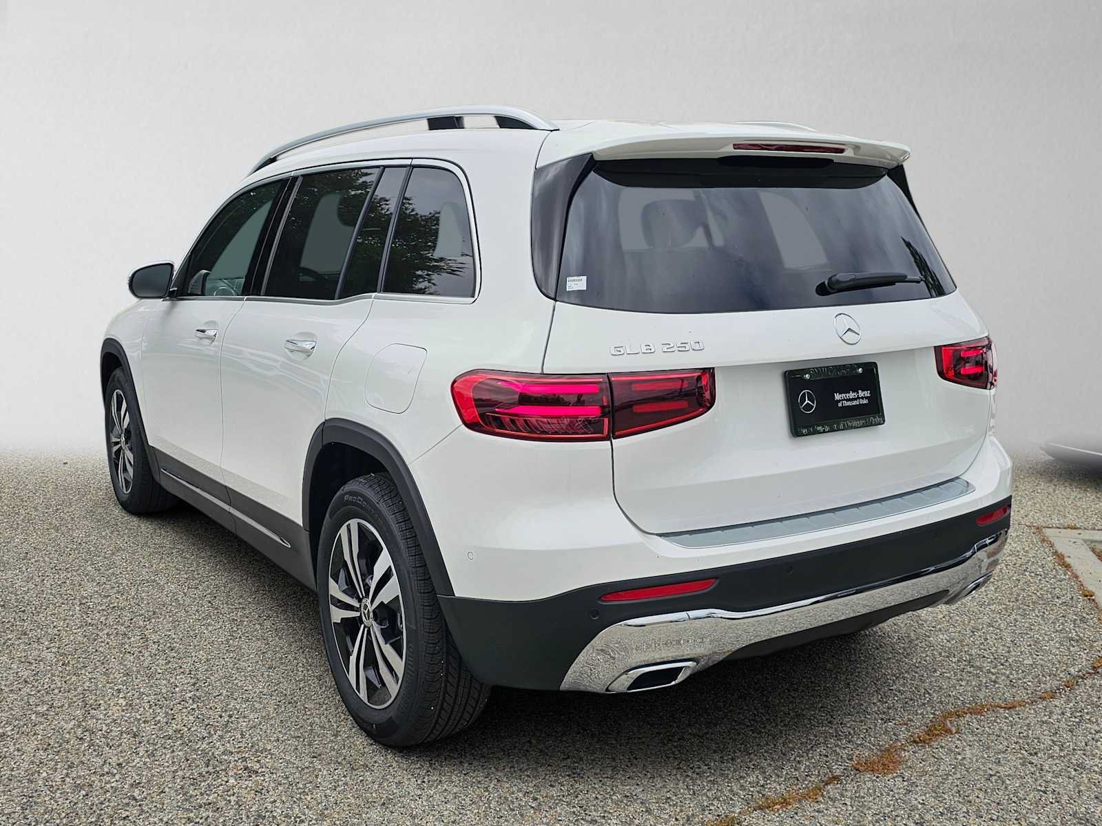 New 2026 Mercedes-Benz GLB 250 image 5
