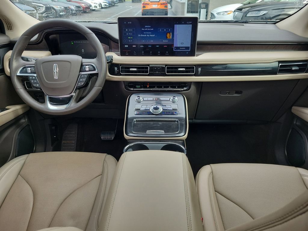 Certified 2022 Lincoln Nautilus Reserve w/ Equipment Group 201A image 11