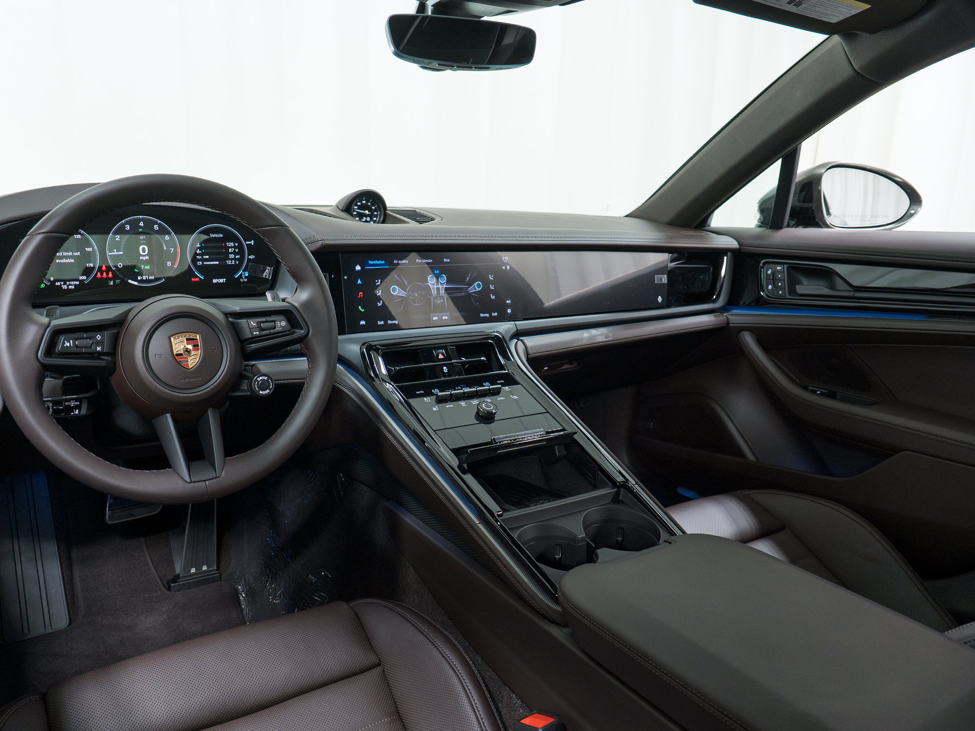 Used 2026 Porsche Panamera 4S AWD/4WD image 19