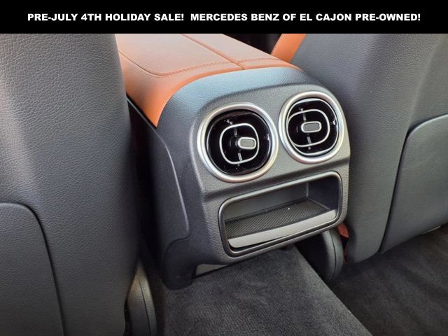 Used 2025 Mercedes-Benz C 300 4MATIC Sedan image 20