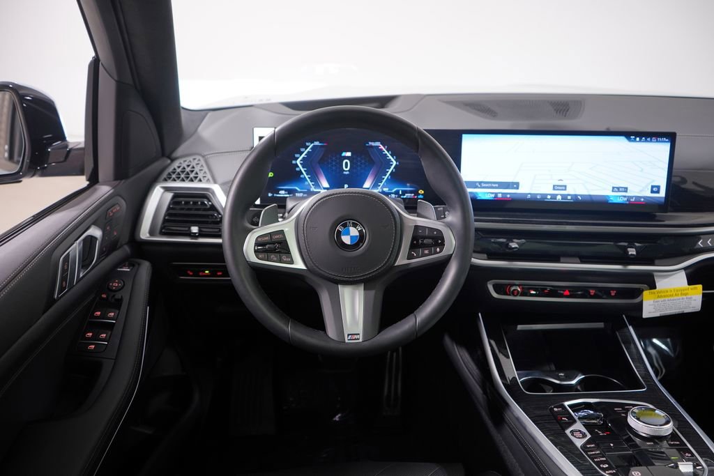 Used 2026 BMW X7 xDrive40i w/ M Sport Package AWD/4WD image 11
