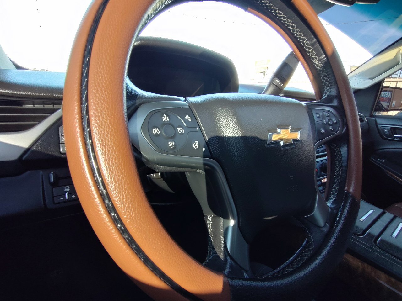 Used 2019 Chevrolet Suburban Premier w/ Premier Plus Edition image 19