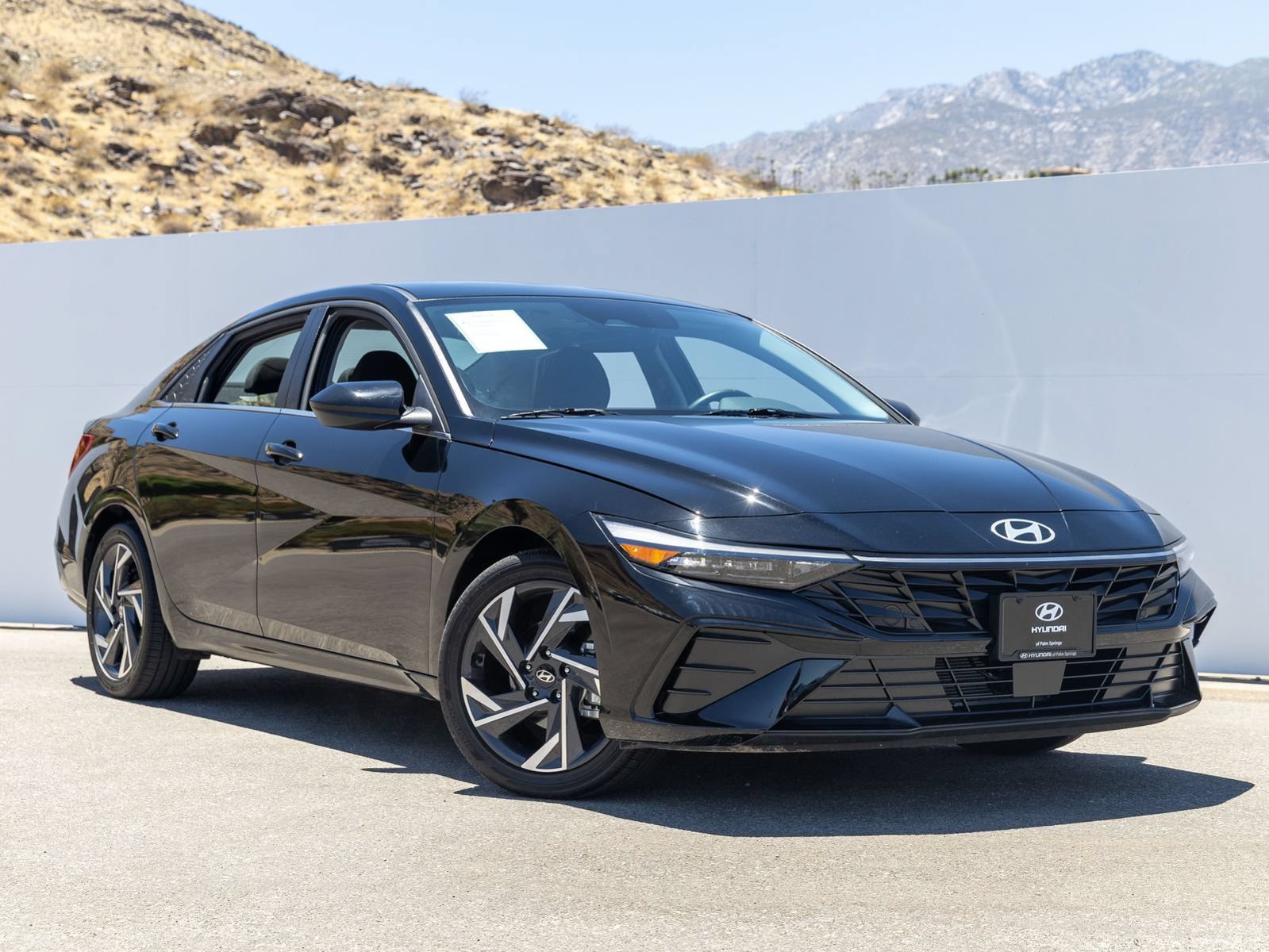 Used 2025 Hyundai Elantra SEL FWD image 5