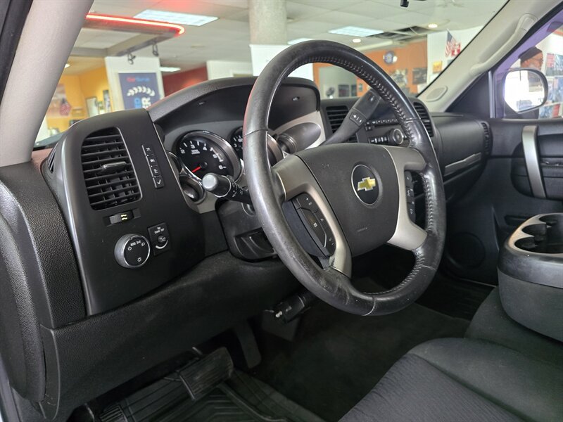 Used 2013 Chevrolet Silverado 1500 LT RWD image 18