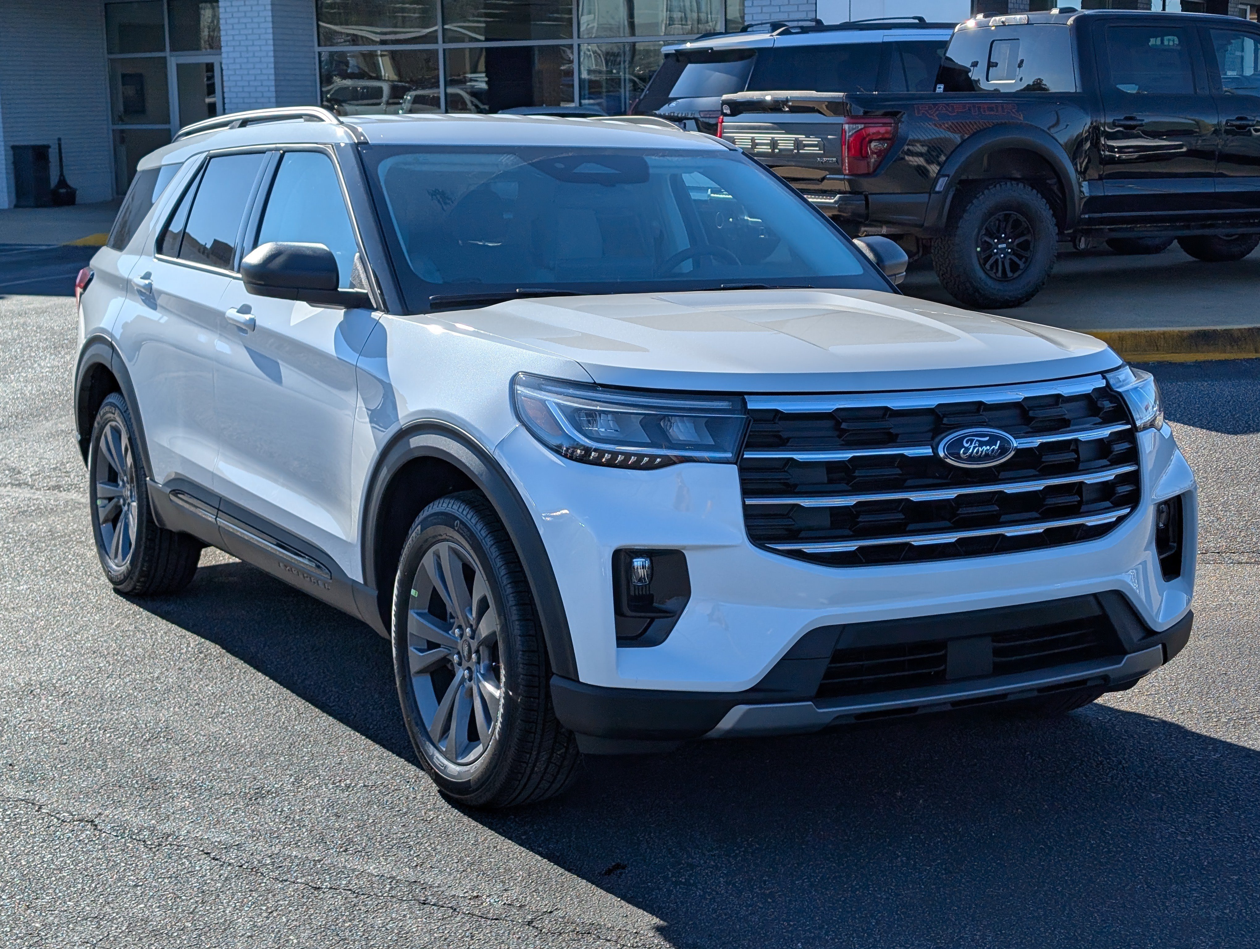 New 2026 Ford Explorer Active w/ Active Comfort Package AWD/4WD image 4