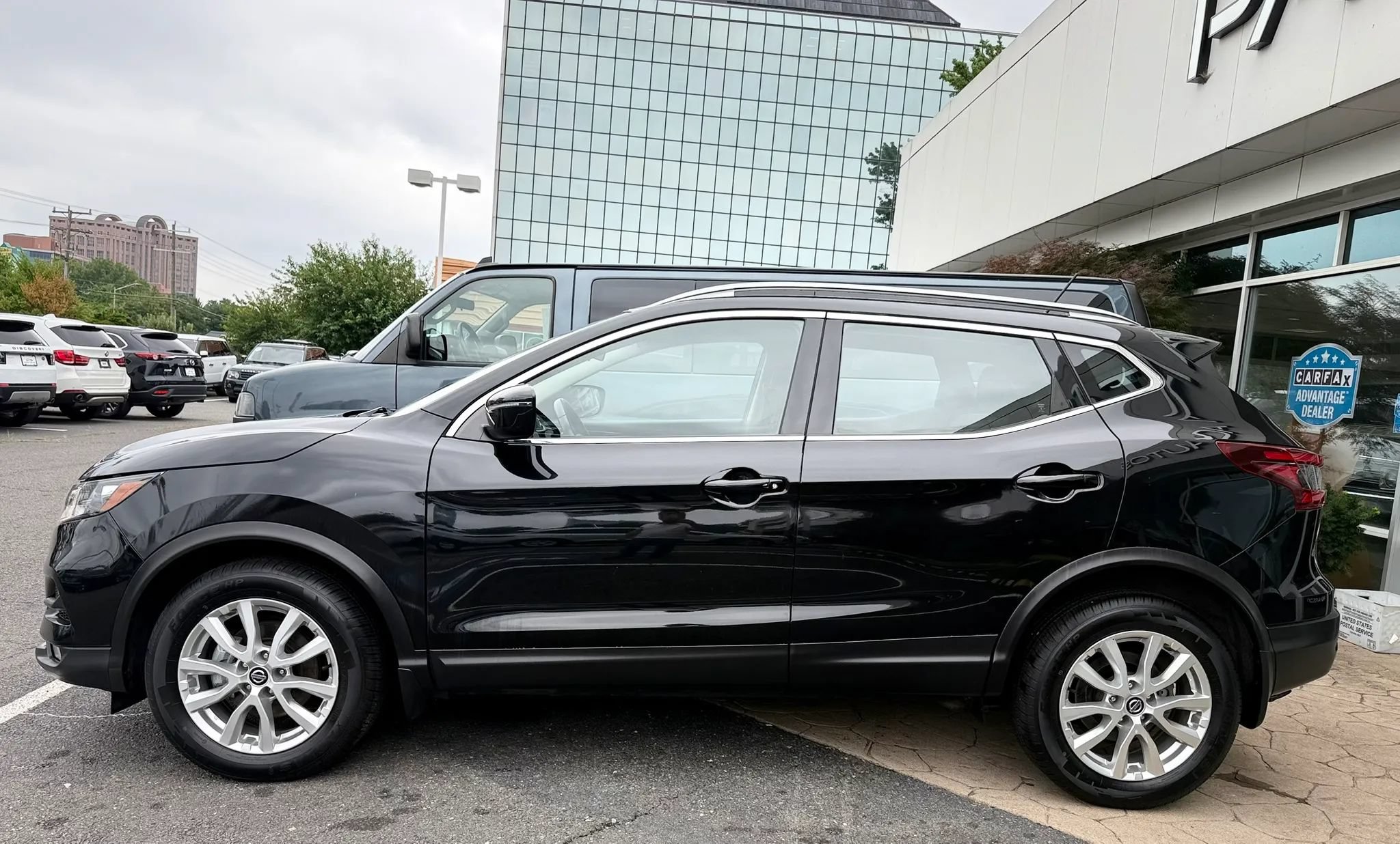 Used 2021 Nissan Rogue Sport SV AWD/4WD image 4