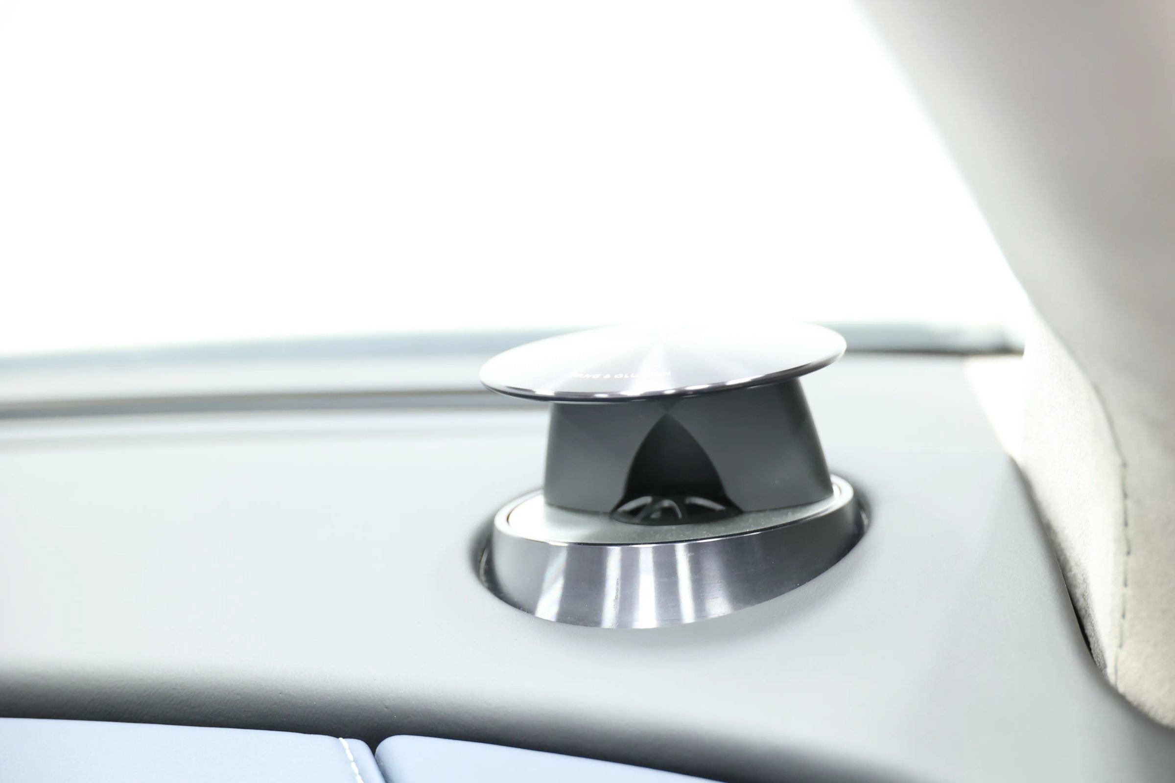 Used 2012 Aston Martin Virage Volante RWD image 86