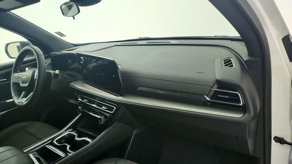 Used 2024 Chevrolet Traverse LT w/ Trailering Package image 31