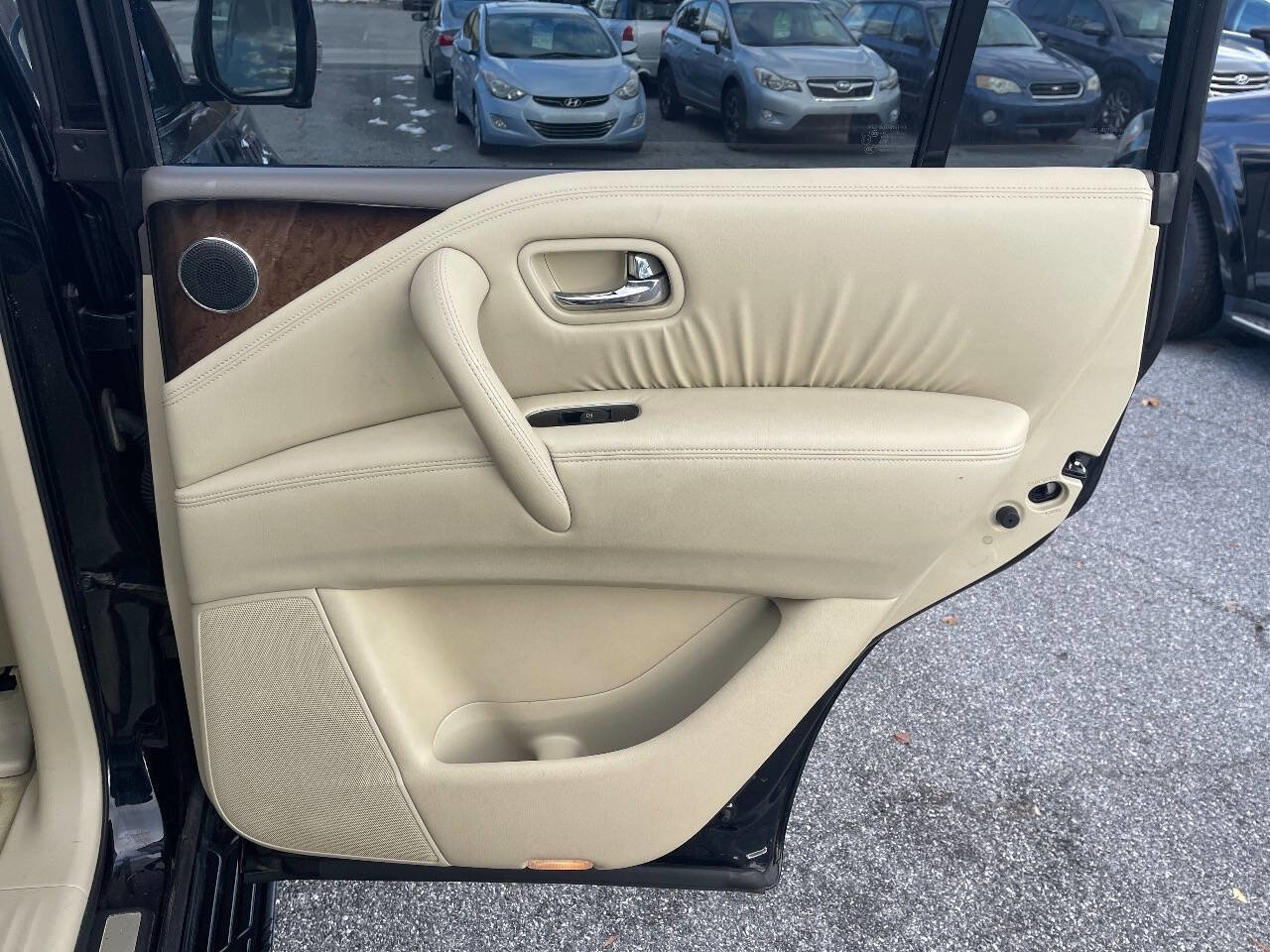 Used 2011 INFINITI QX56 Base 4x4 4dr SUV w/ Deluxe Touring Pkg image 42