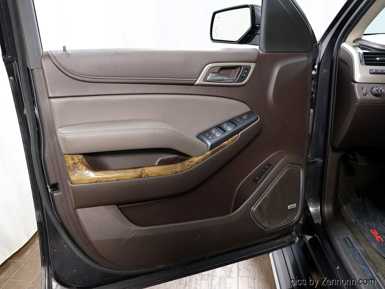 Used 2016 GMC Yukon Denali w/ Open Road Package image 25