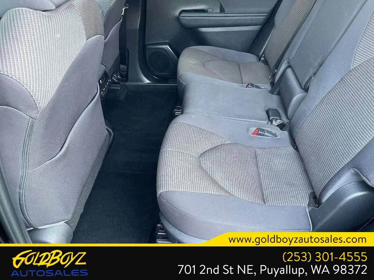 Used 2023 Toyota Highlander LE image 38