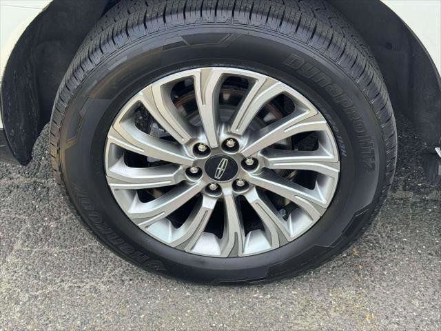 Used 2022 Lincoln Navigator 4WD image 10