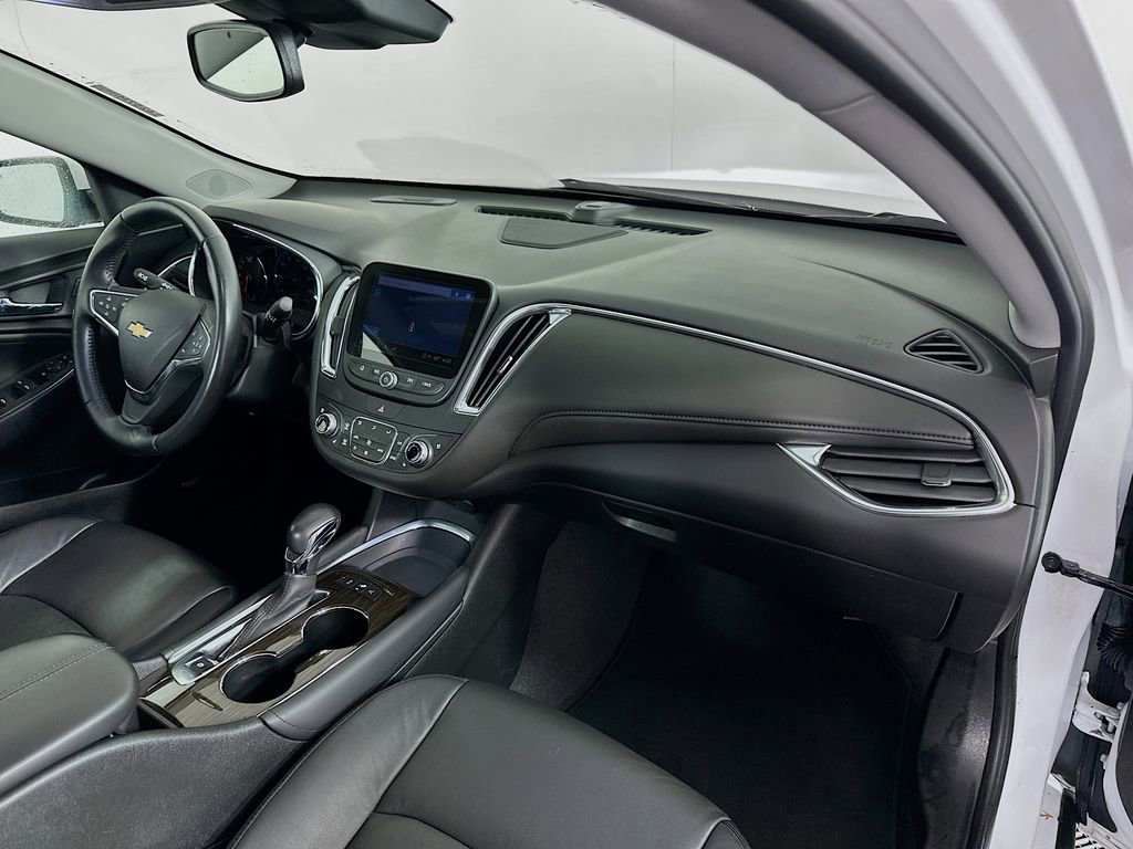 Used 2021 Chevrolet Malibu Premier image 30