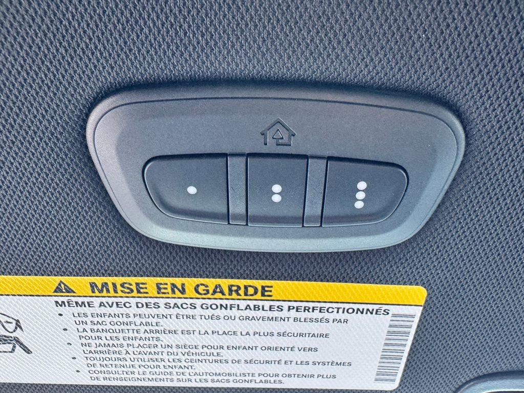 New 2026 Chrysler Pacifica Select image 22