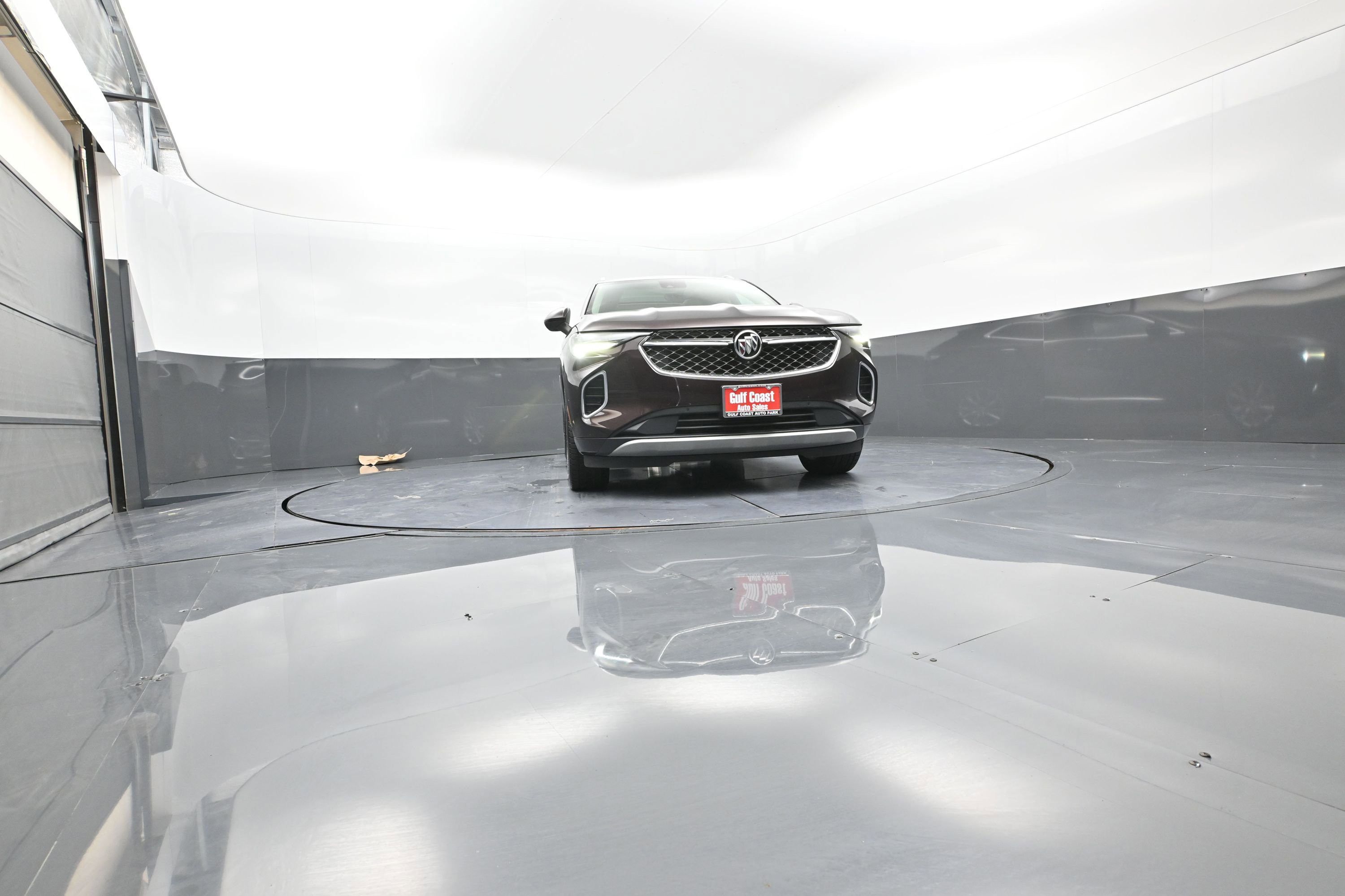 Used 2023 Buick Envision Avenir image 32