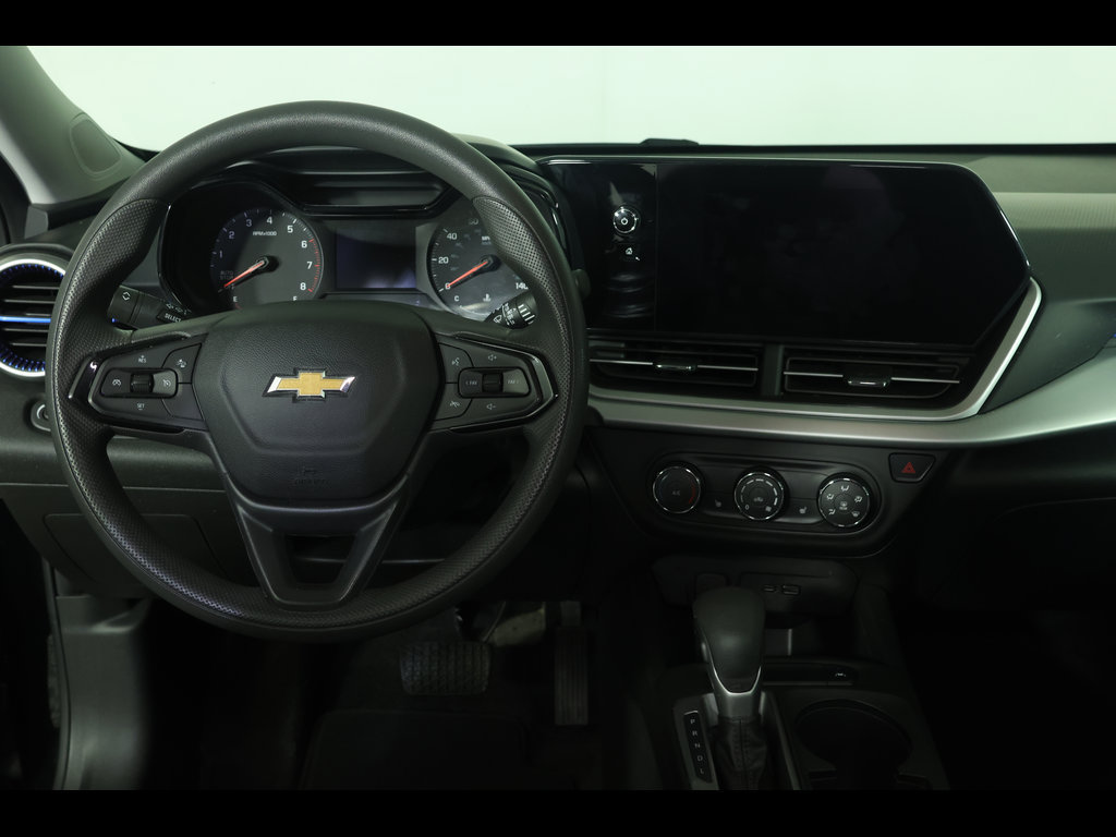 Used 2024 Chevrolet Trax LS w/ LS Convenience Package FWD image 13