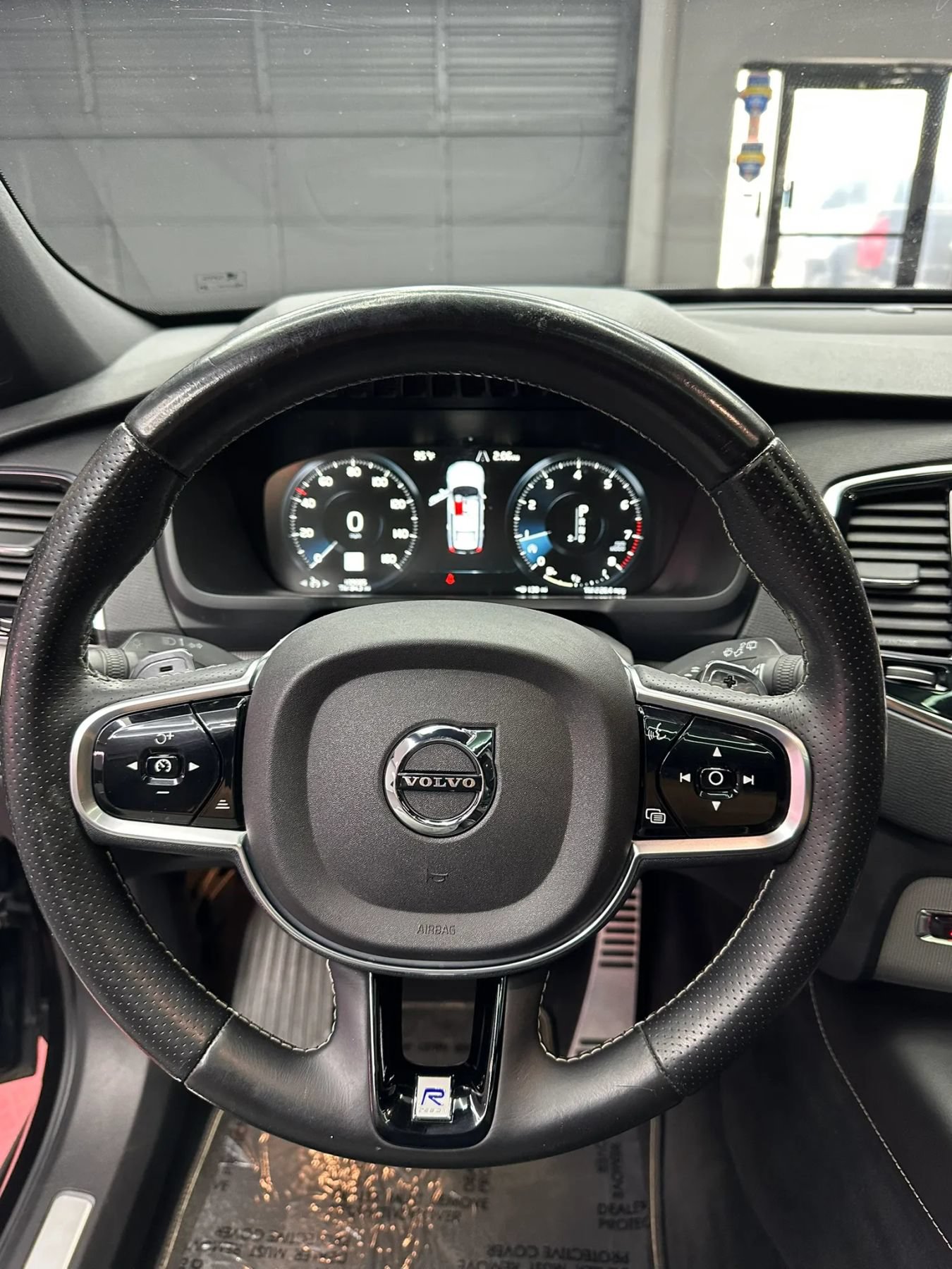 Used 2016 Volvo XC90 T5 R-Design FWD image 13