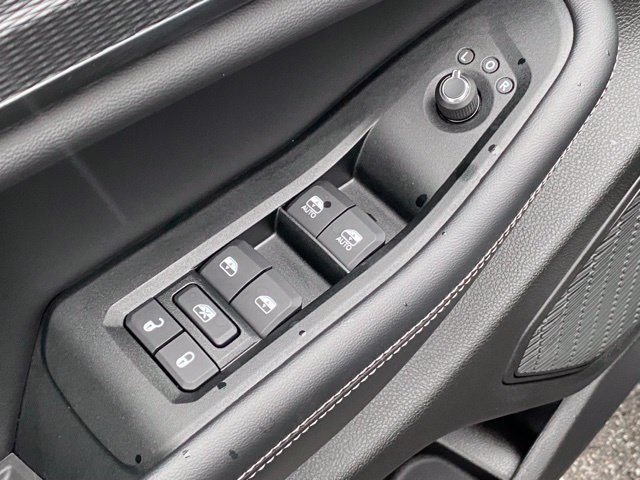 Used 2025 Jeep Grand Cherokee L Laredo AWD/4WD image 12