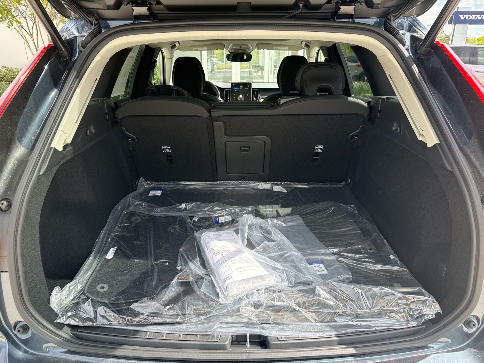 New 2026 Volvo XC60 B5 Core w/ Climate Package AWD/4WD image 26