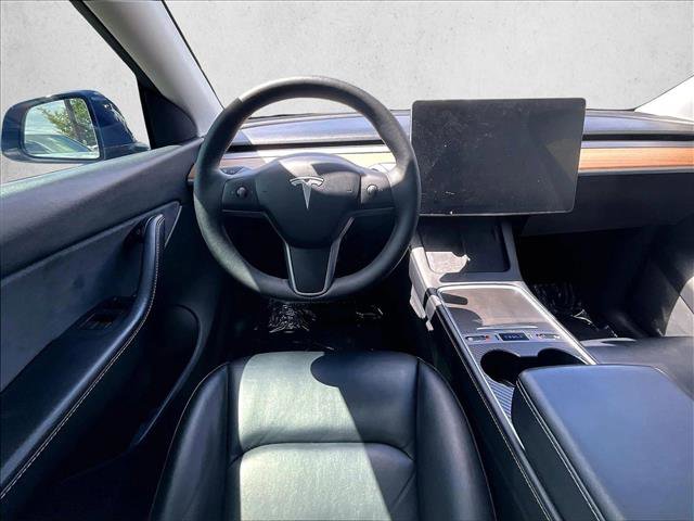 Used 2022 Tesla Model Y Long Range image 7
