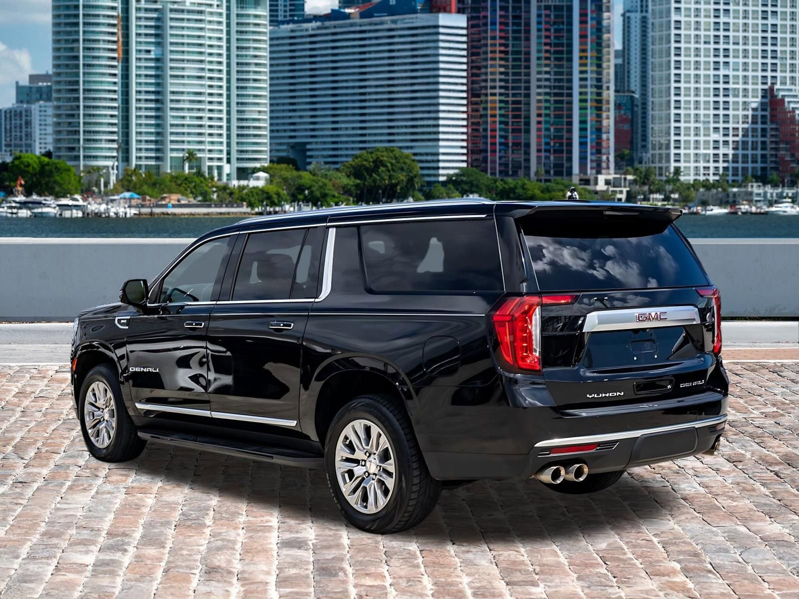 Used 2024 GMC Yukon XL Denali image 7