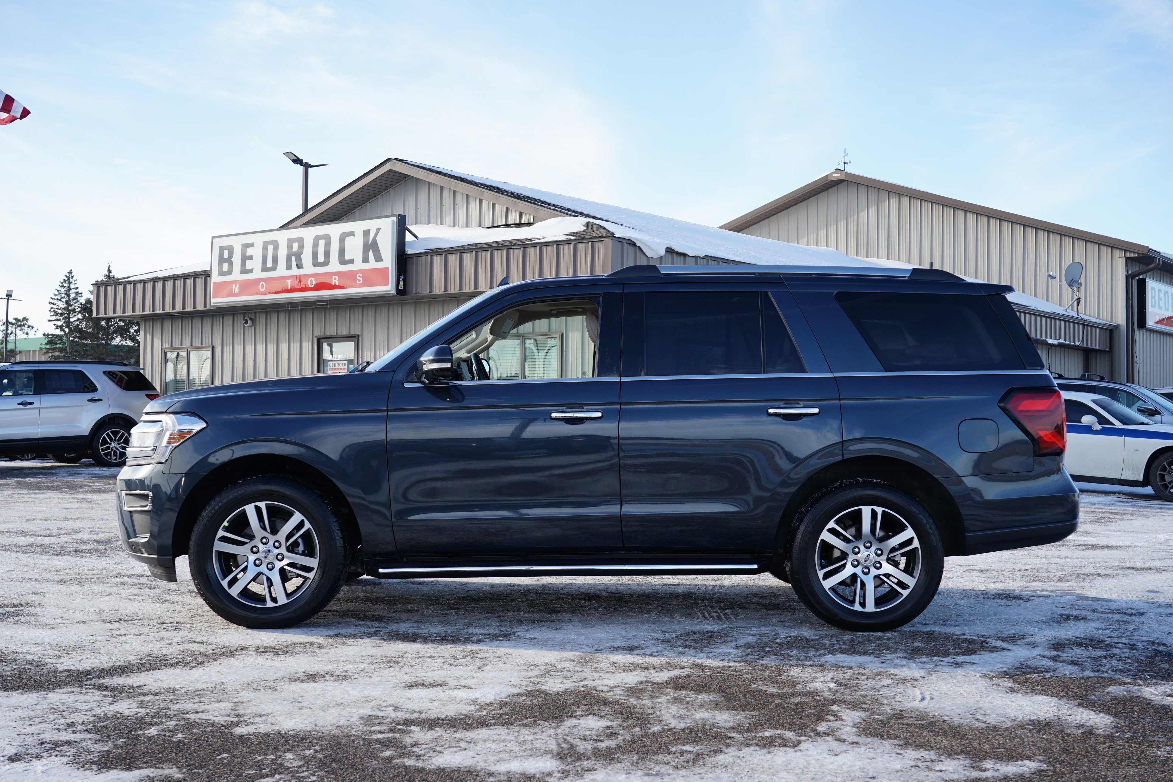Used 2022 Ford Expedition Limited image 6