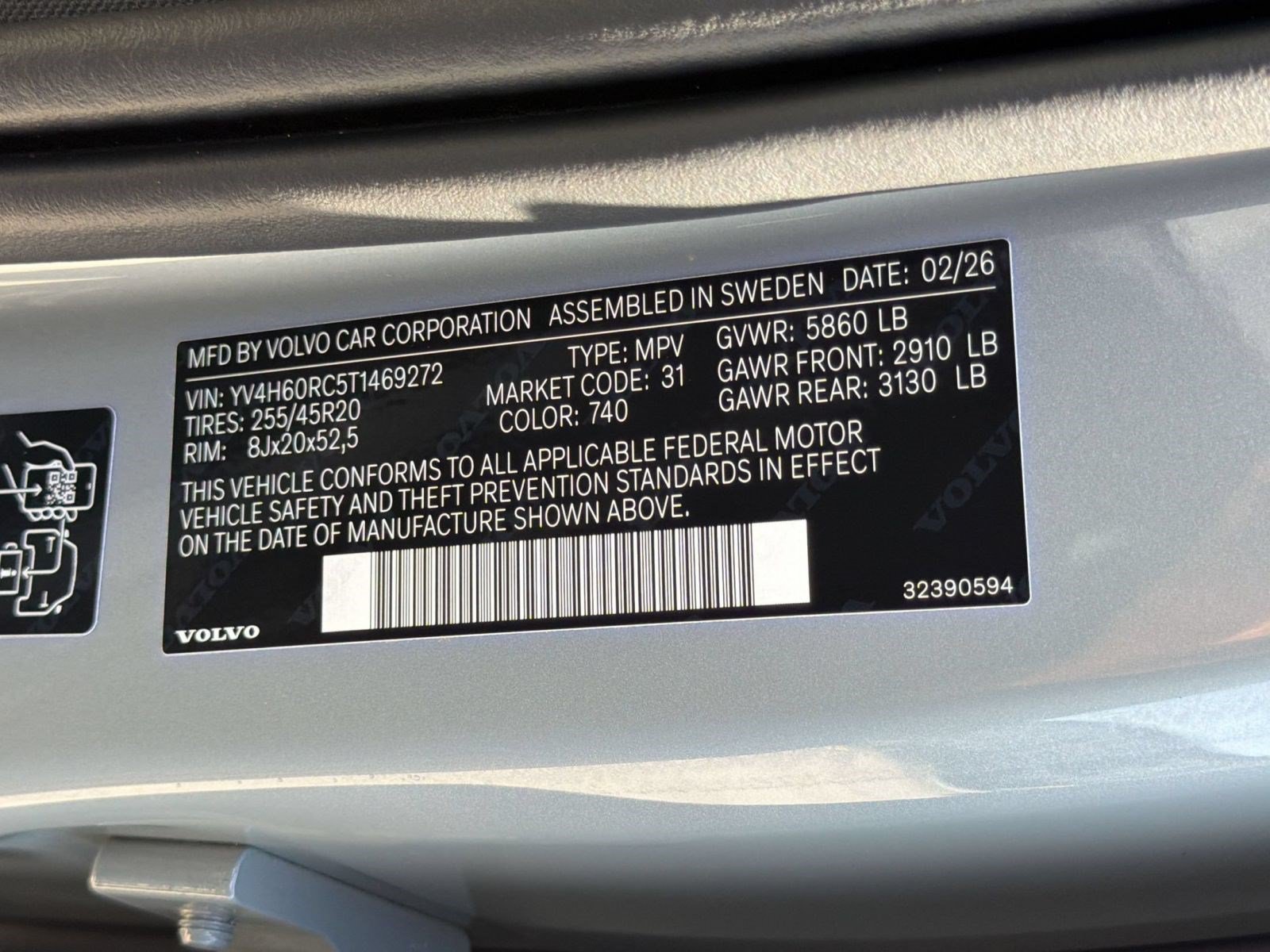 New 2026 Volvo XC60 T8 Plus w/ Protection Package Premier AWD/4WD image 25