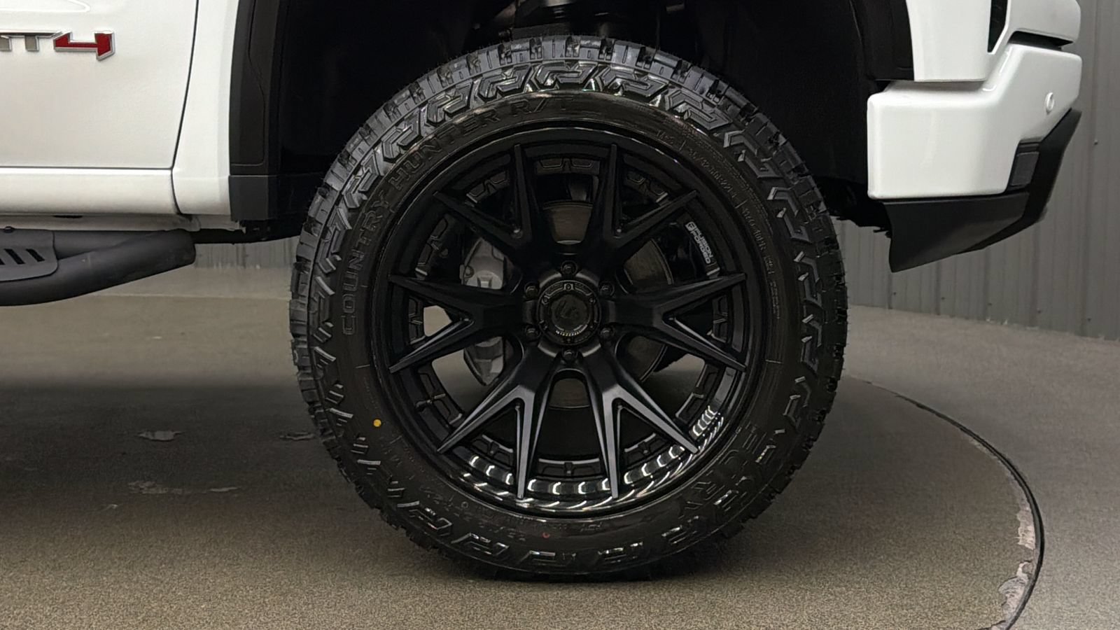 Used 2026 GMC Sierra 1500 AT4 w/ AT4 Premium Package AWD/4WD image 9