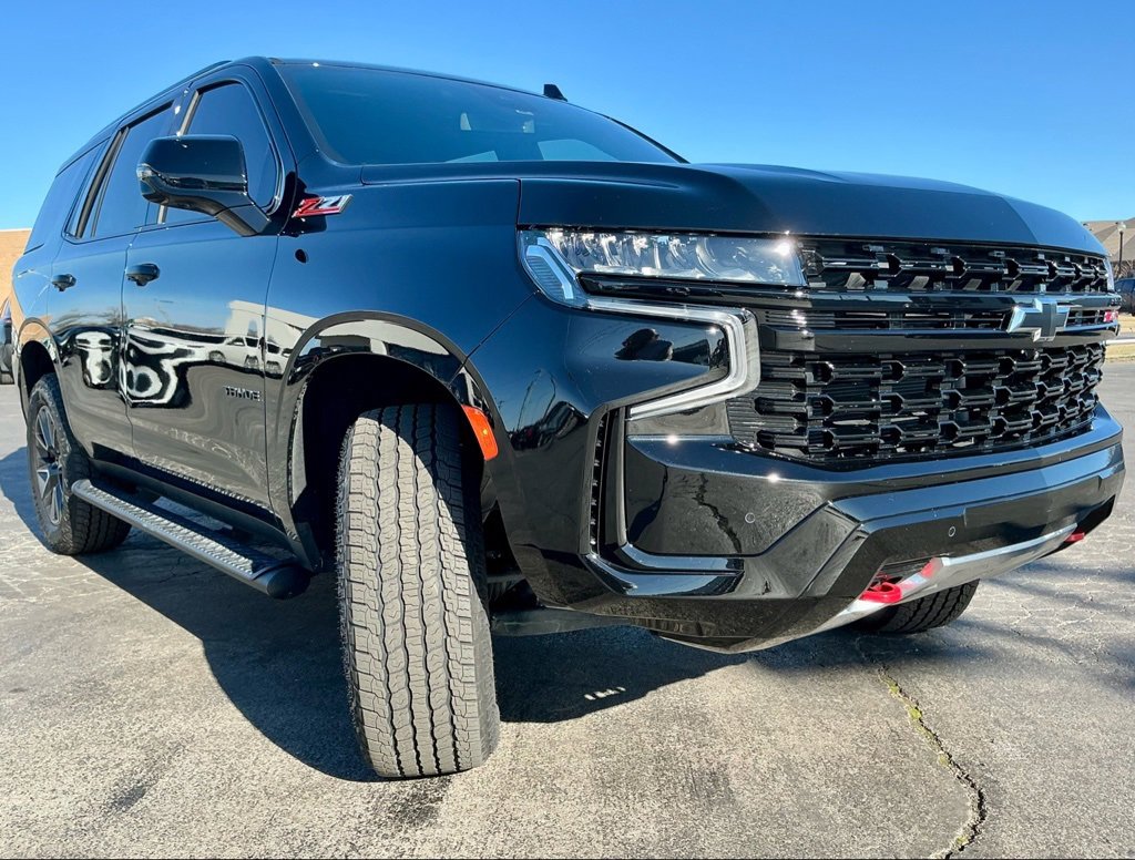 Used 2024 Chevrolet Tahoe Z71 w/ Luxury Package image 3