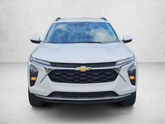 Used 2025 Chevrolet Trax LT w/ LT Convenience Package FWD image 3