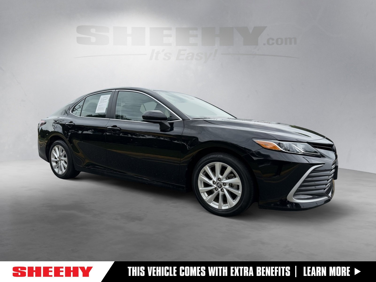 Certified 2023 Toyota Camry LE image 1