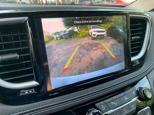 New 2027 Chrysler Pacifica Select FWD image 21