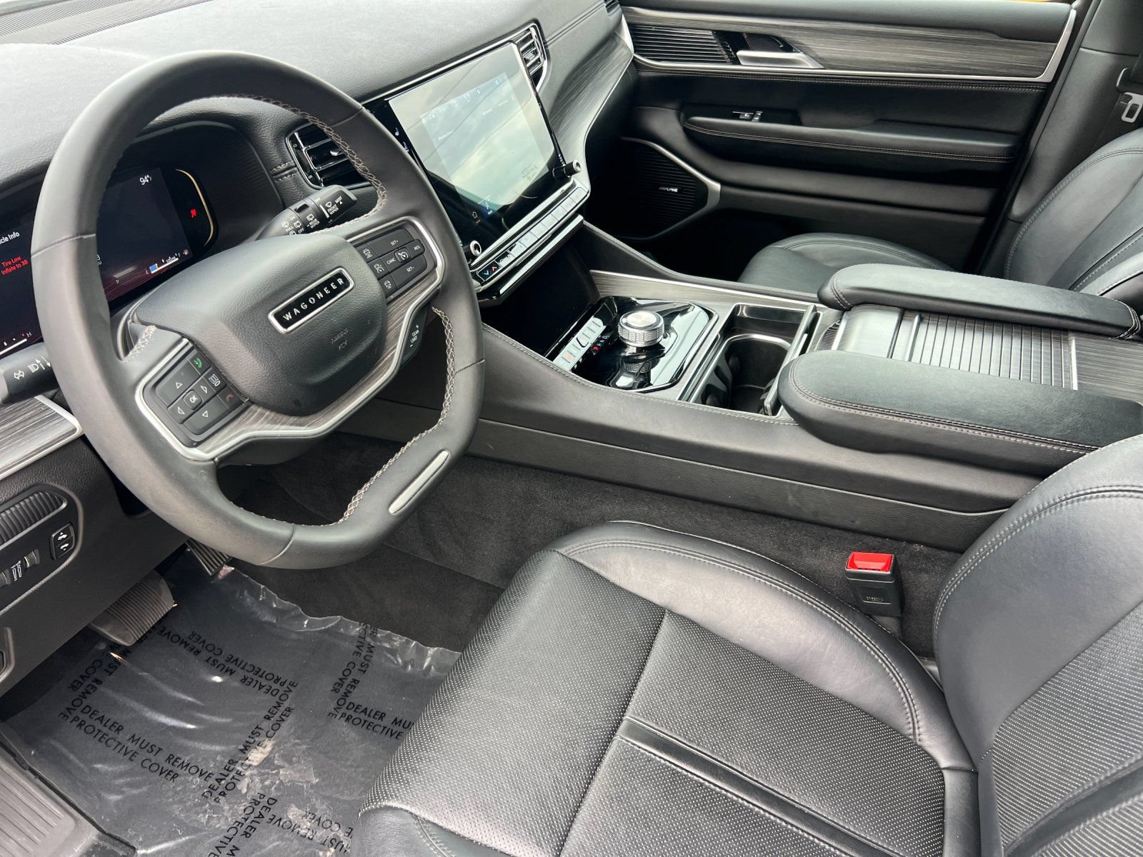 Used 2024 Jeep Wagoneer Series II w/ Flexible Seating Group RWD image 10