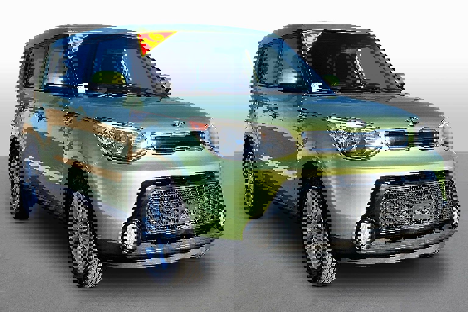 Used 2016 Kia Soul + image 10