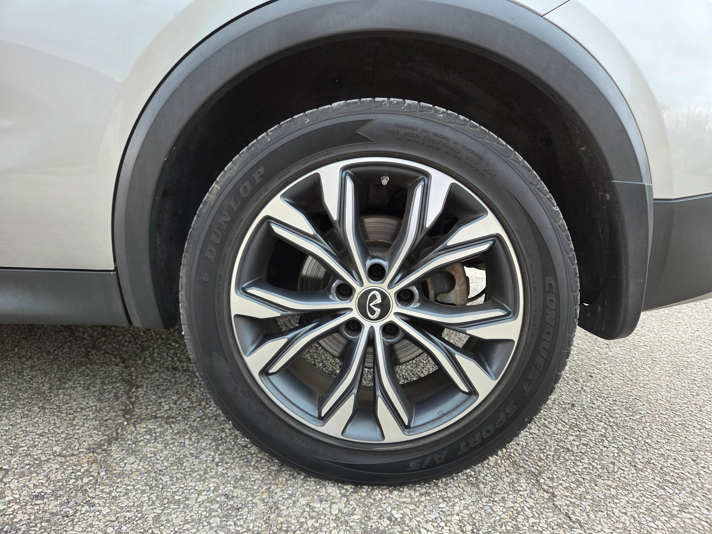 Used 2018 INFINITI QX30 AWD image 7