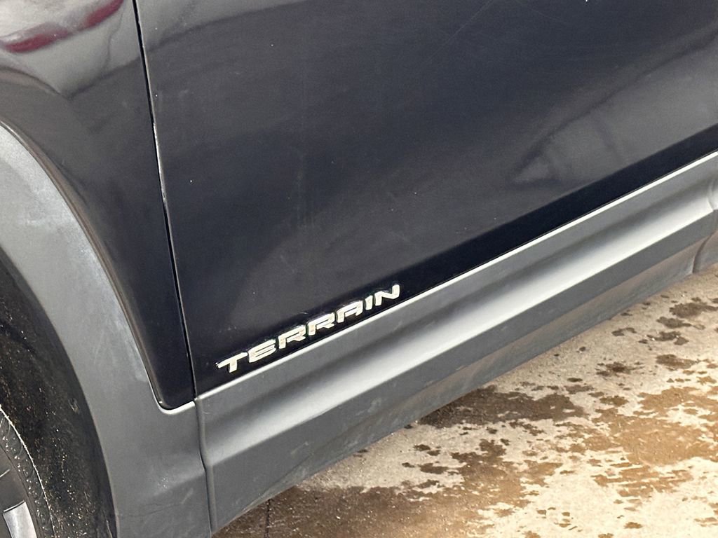 Used 2024 GMC Terrain SLT image 23