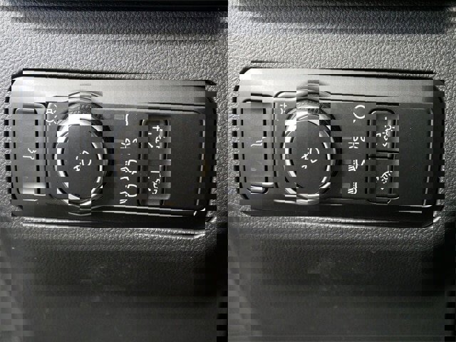 Certified 2023 Ford Escape ST-Line Select w/ Tech Pack #2 image 19