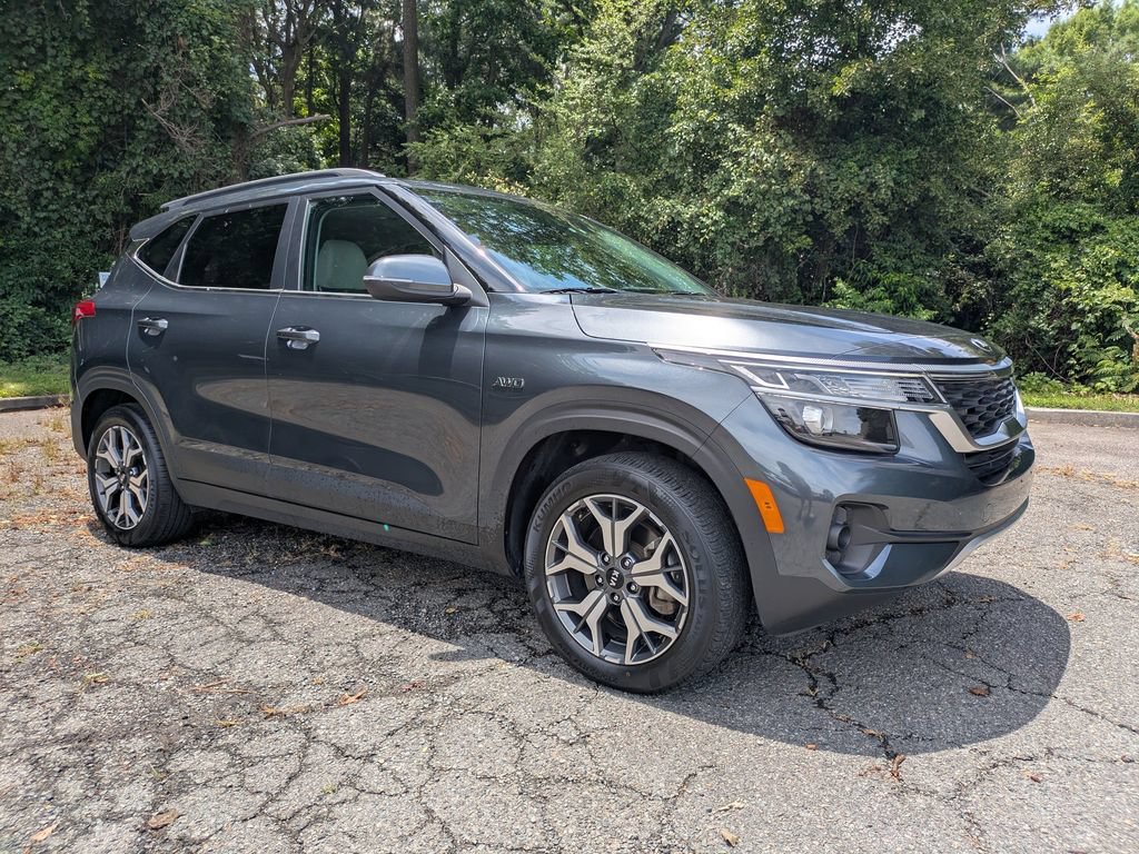 Used 2021 Kia Seltos EX AWD/4WD image 2
