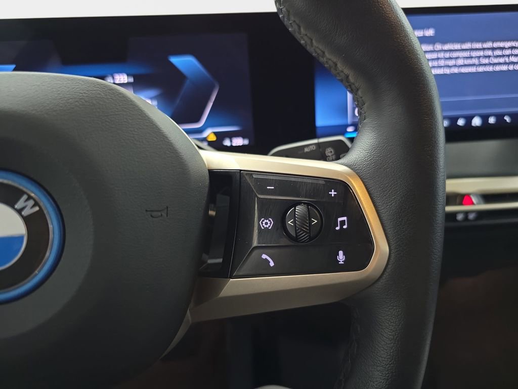 Used 2024 BMW iX xDrive50 w/ Premium Package image 21