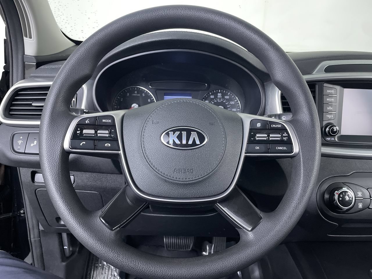 Used 2020 Kia Sorento LX AWD/4WD image 14
