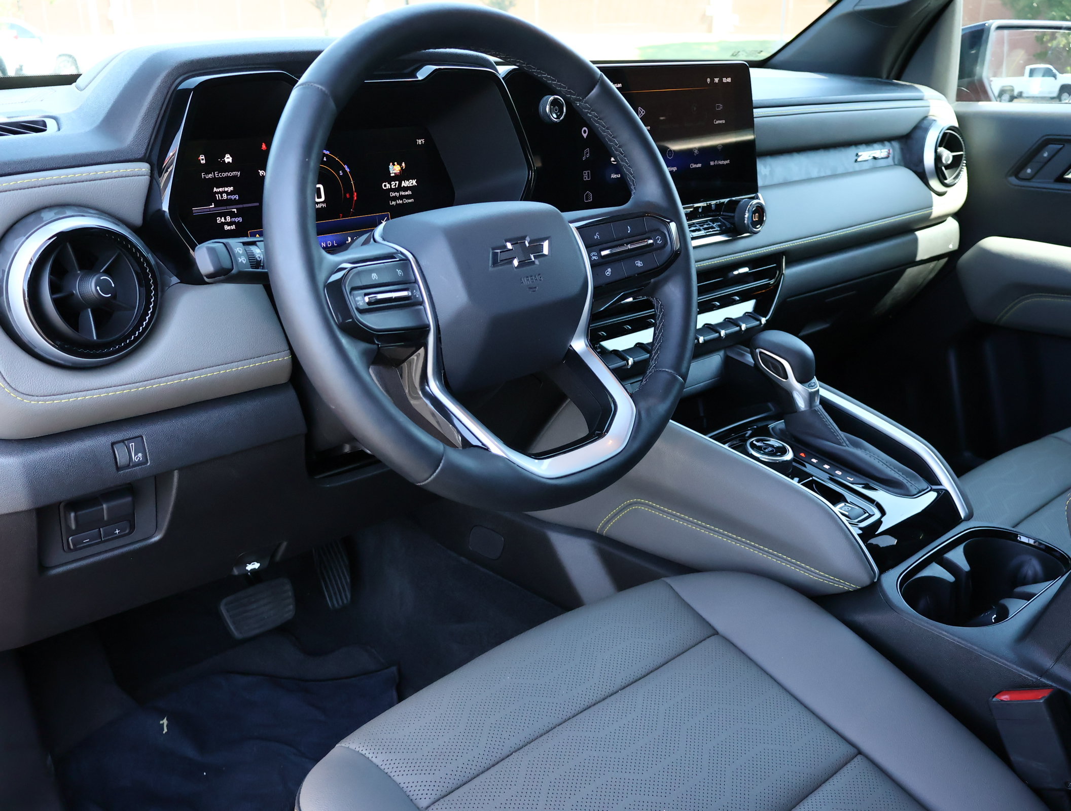 Used 2025 Chevrolet Colorado ZR2 AWD/4WD image 3