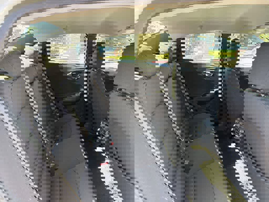 Used 2024 Chevrolet Malibu LT image 34